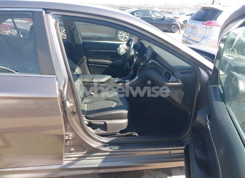 Photo 5 of 2021 Toyota Camry SE (VIN 4T1G11AK4MU432151)