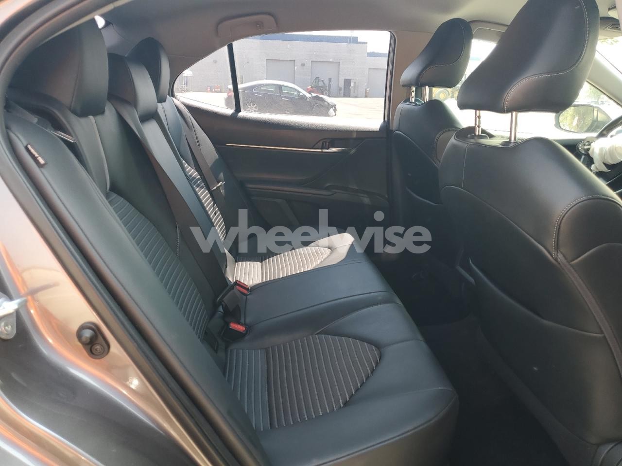 Photo 10 of 2021 TOYOTA CAMRY SE (VIN 4T1G11AK4MU450844)