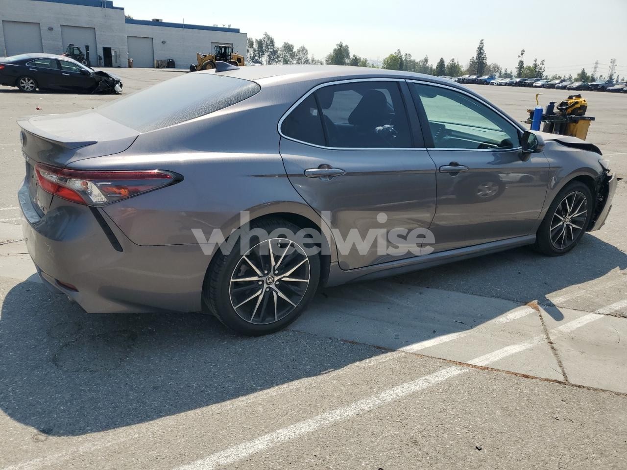 Photo 3 of 2021 TOYOTA CAMRY SE (VIN 4T1G11AK4MU450844)