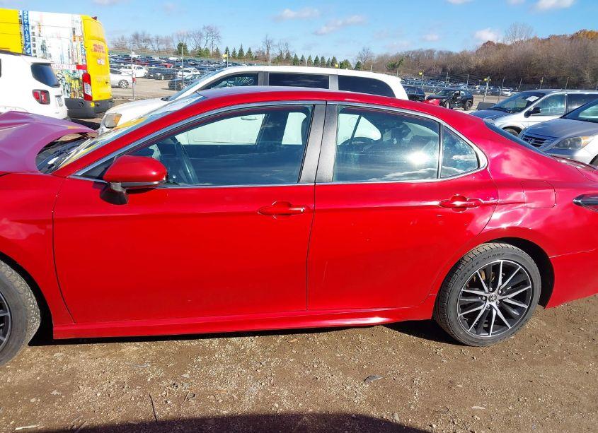 Photo 14 of 2021 Toyota Camry SE (VIN 4T1G11AK4MU479793)