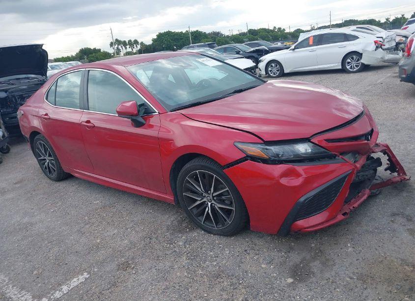2021 Toyota Camry SE (VIN 4T1G11AK4MU485741) main photo