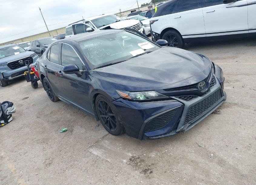 2021 Toyota Camry SE (VIN 4T1G11AK4MU488946) main photo