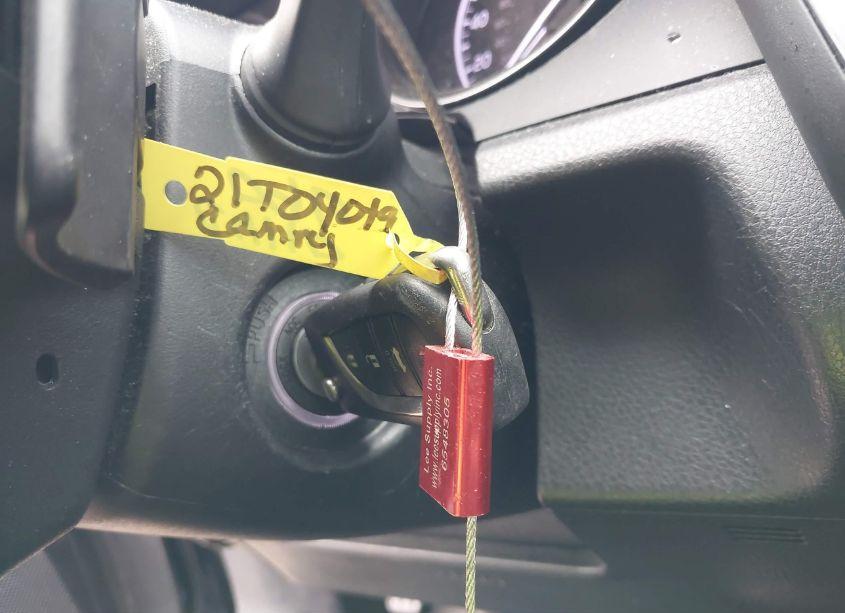 Photo 11 of 2021 Toyota Camry SE (VIN 4T1G11AK4MU488946)