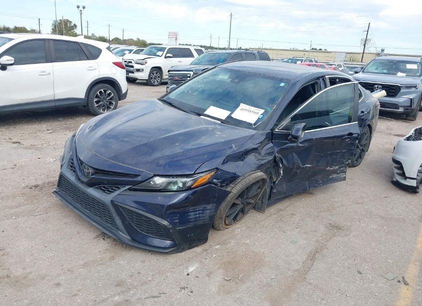 Photo 2 of 2021 Toyota Camry SE (VIN 4T1G11AK4MU488946)