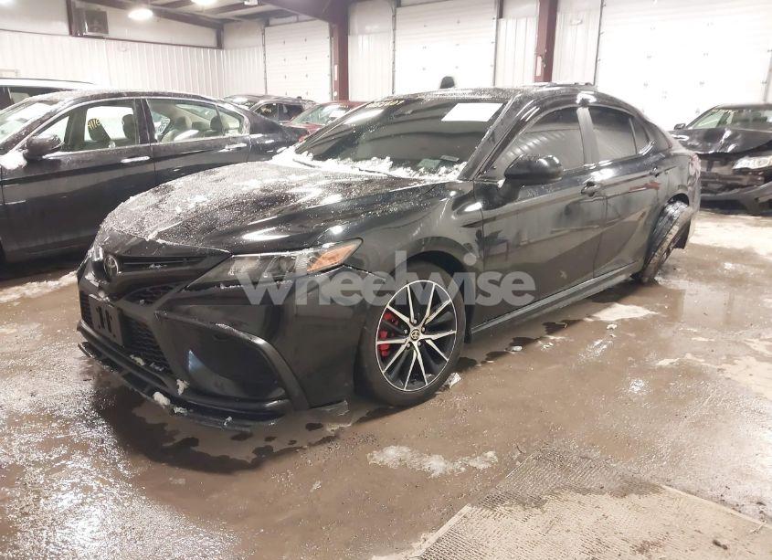 Photo 2 of 2021 Toyota Camry SE (VIN 4T1G11AK4MU522237)