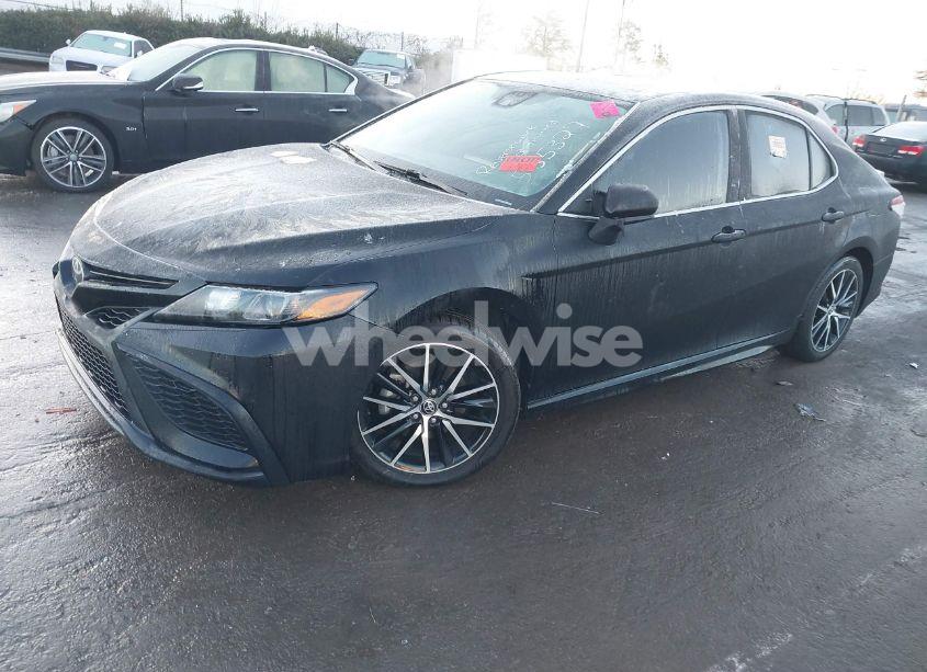Photo 2 of 2021 Toyota Camry SE (VIN 4T1G11AK4MU535327)