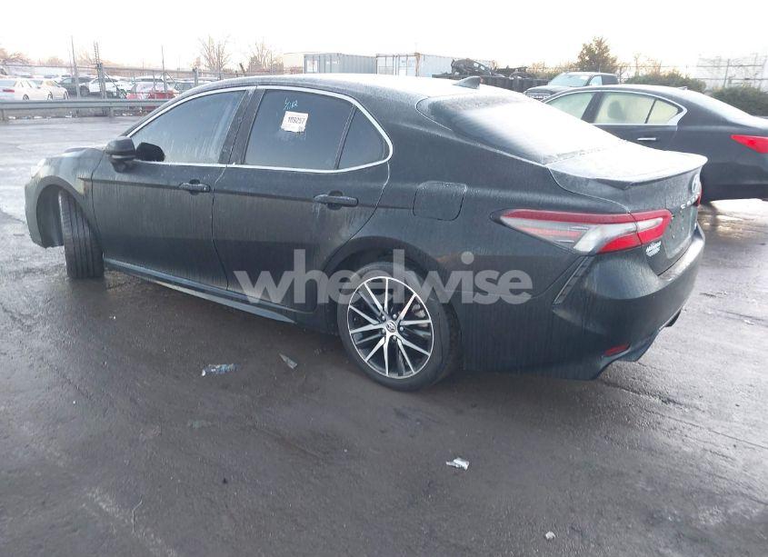 Photo 3 of 2021 Toyota Camry SE (VIN 4T1G11AK4MU535327)