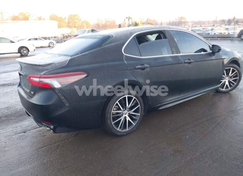 Photo 4 of 2021 Toyota Camry SE (VIN 4T1G11AK4MU535327)