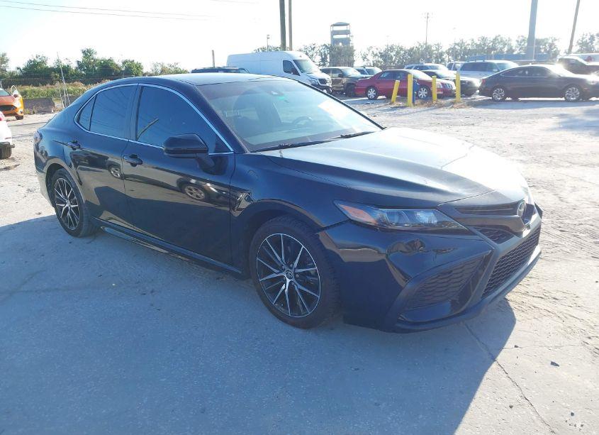 2021 Toyota Camry SE (VIN 4T1G11AK4MU553360) main photo