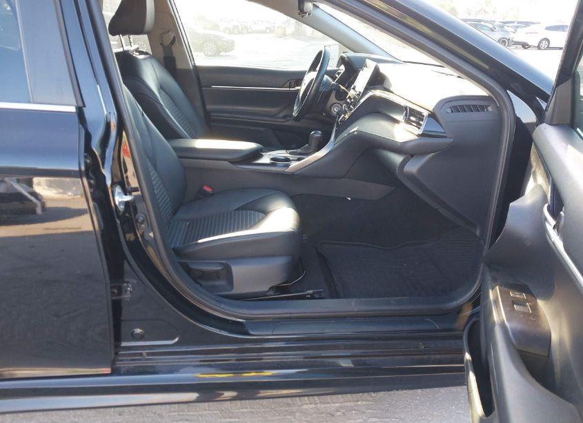 Photo 5 of 2021 Toyota Camry SE (VIN 4T1G11AK4MU553360)