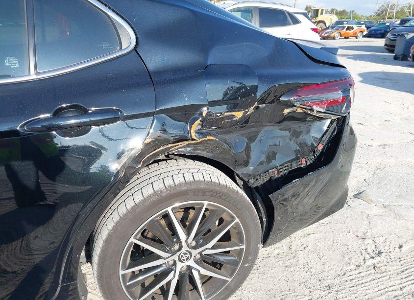 Photo 6 of 2021 Toyota Camry SE (VIN 4T1G11AK4MU553360)