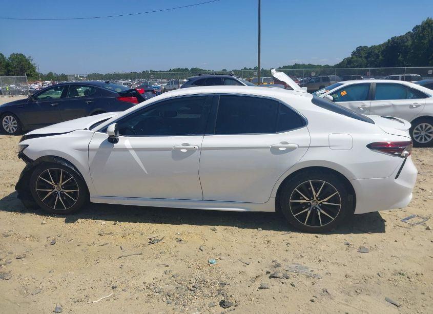 Photo 14 of 2021 Toyota Camry SE (VIN 4T1G11AK4MU568781)