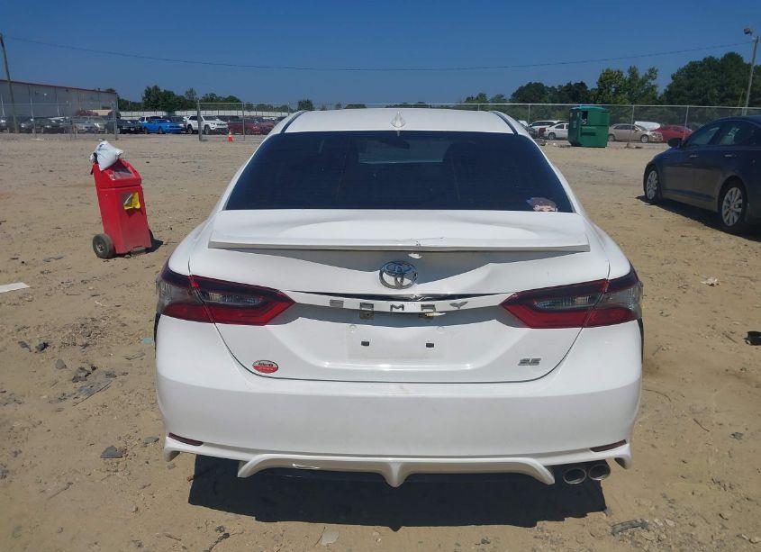 Photo 16 of 2021 Toyota Camry SE (VIN 4T1G11AK4MU568781)