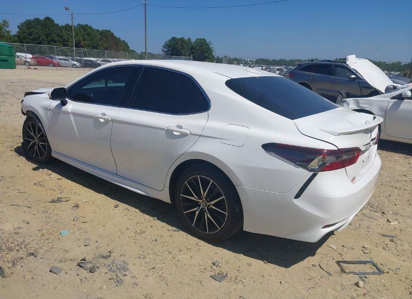Photo 3 of 2021 Toyota Camry SE (VIN 4T1G11AK4MU568781)