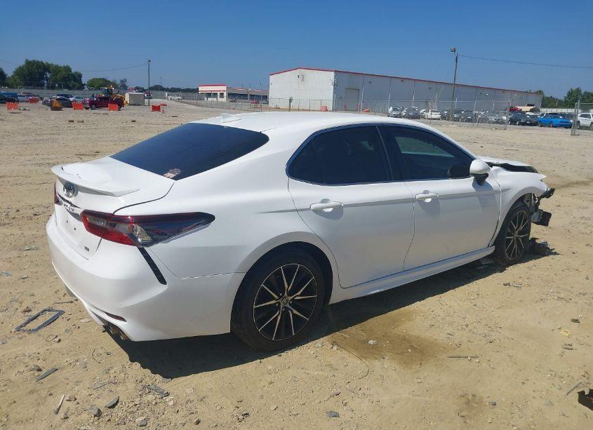 Photo 4 of 2021 Toyota Camry SE (VIN 4T1G11AK4MU568781)