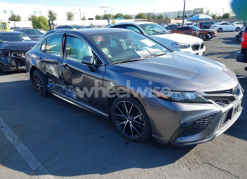 Photo 13 of 2022 Toyota Camry SE (VIN 4T1G11AK4NU028364)
