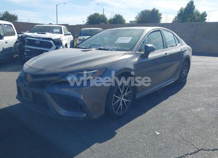 Photo 2 of 2022 Toyota Camry SE (VIN 4T1G11AK4NU028364)