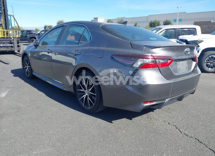 Photo 3 of 2022 Toyota Camry SE (VIN 4T1G11AK4NU028364)