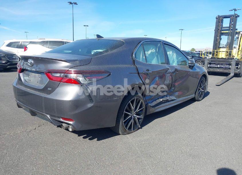 Photo 4 of 2022 Toyota Camry SE (VIN 4T1G11AK4NU028364)
