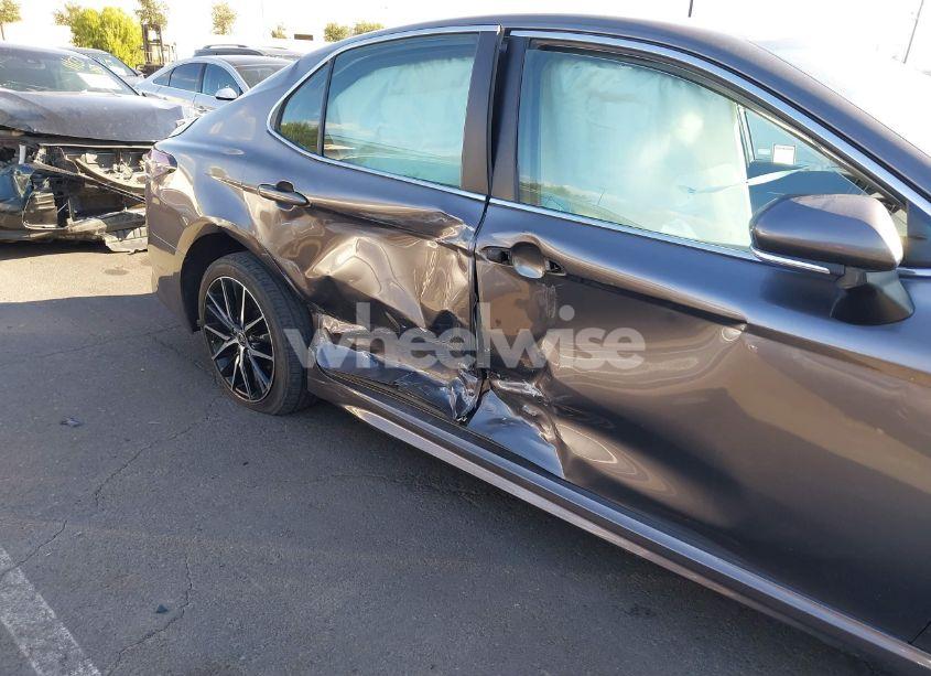 Photo 6 of 2022 Toyota Camry SE (VIN 4T1G11AK4NU028364)