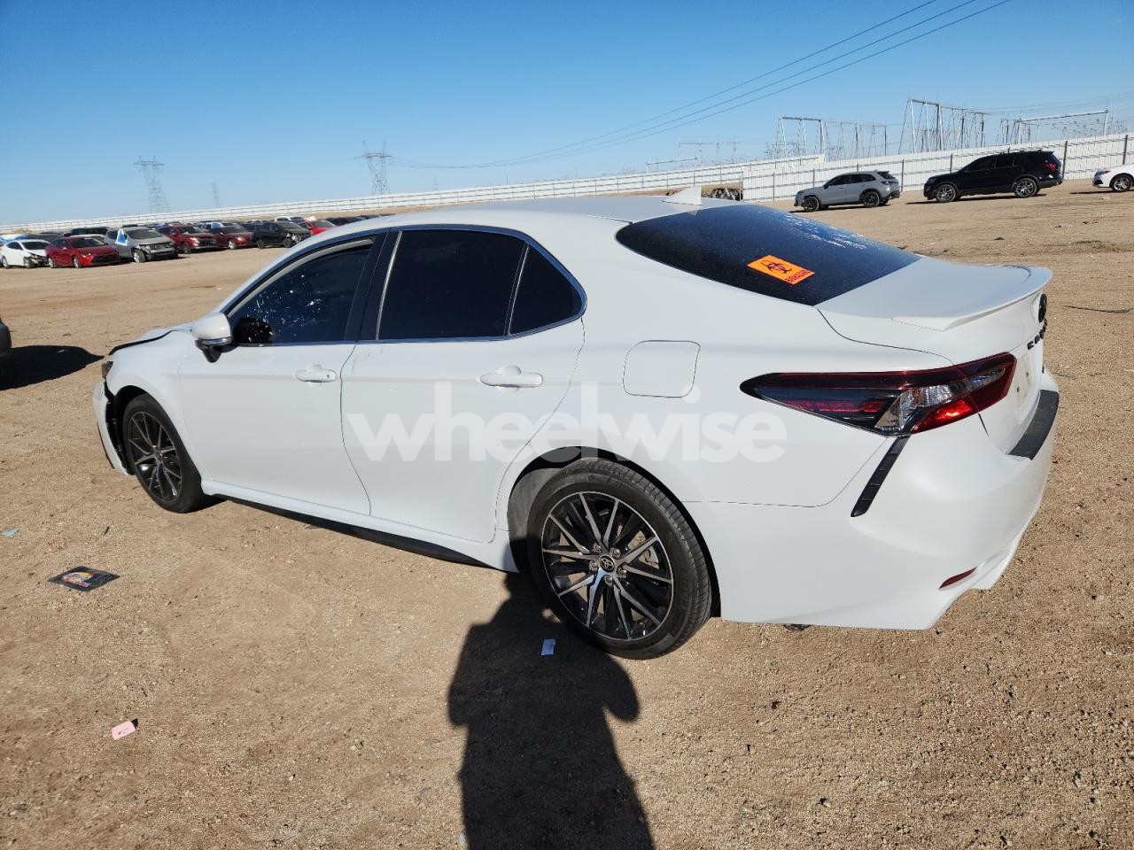 Photo 2 of 2022 TOYOTA CAMRY SE (VIN 4T1G11AK4NU030356)