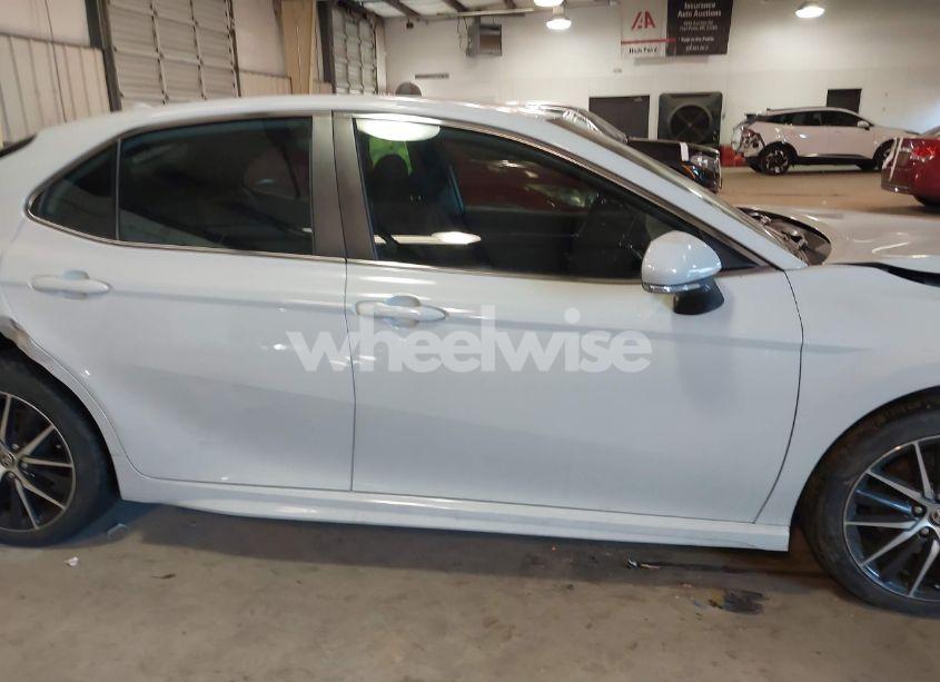 Photo 13 of 2022 Toyota Camry SE (VIN 4T1G11AK4NU049294)