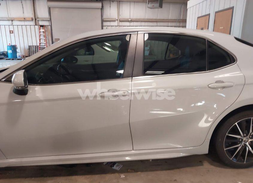 Photo 14 of 2022 Toyota Camry SE (VIN 4T1G11AK4NU049294)