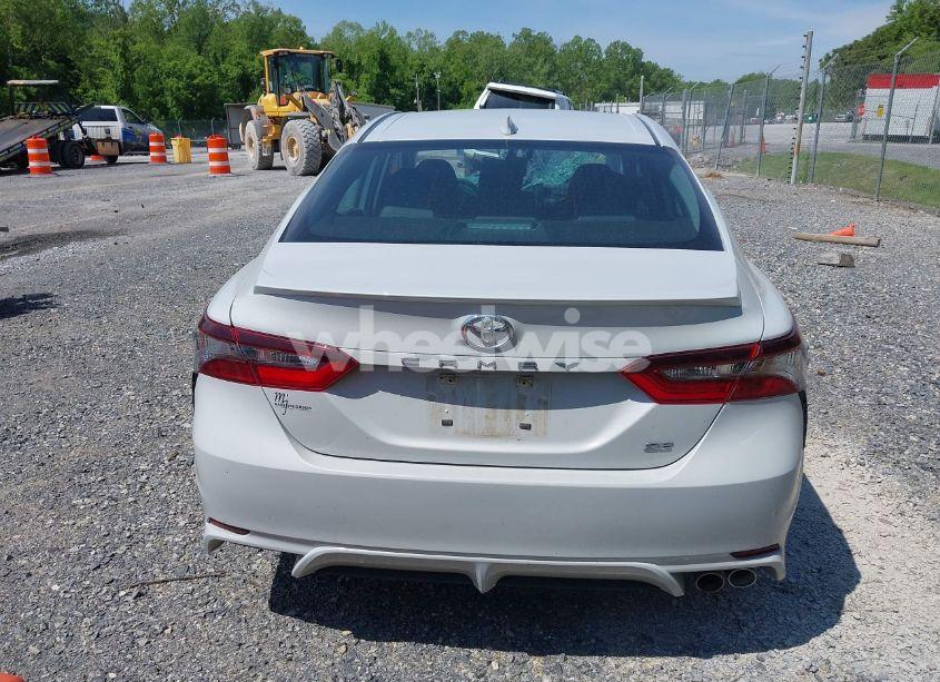 Photo 17 of 2022 Toyota Camry SE (VIN 4T1G11AK4NU063700)