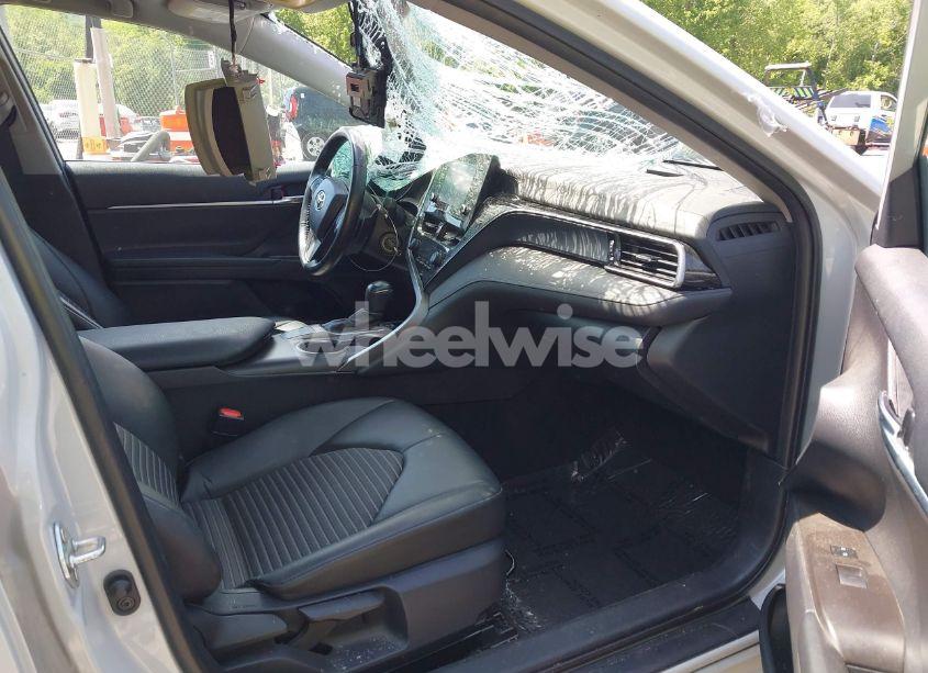 Photo 5 of 2022 Toyota Camry SE (VIN 4T1G11AK4NU063700)