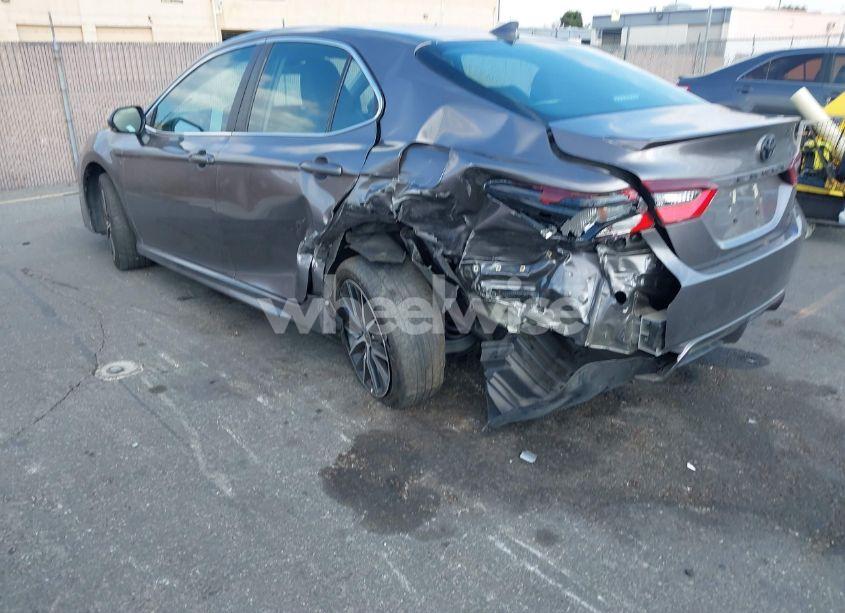 Photo 3 of 2022 Toyota Camry SE (VIN 4T1G11AK4NU068427)