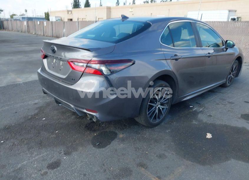 Photo 4 of 2022 Toyota Camry SE (VIN 4T1G11AK4NU068427)