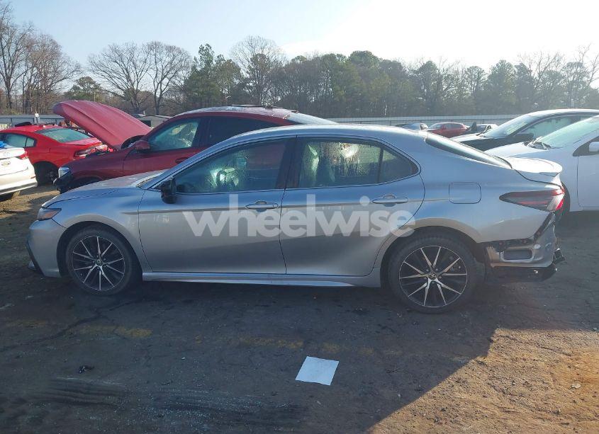 Photo 14 of 2022 Toyota Camry SE (VIN 4T1G11AK4NU623750)