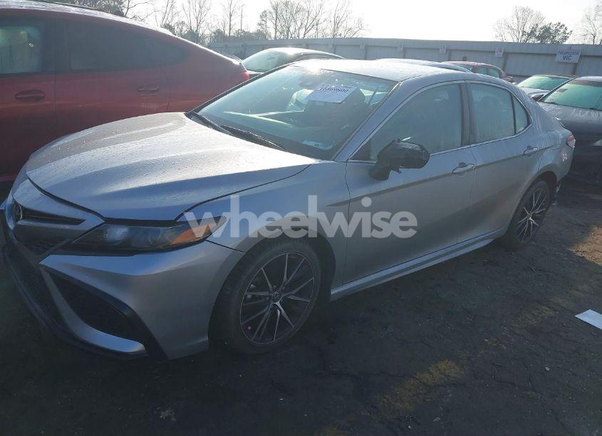Photo 2 of 2022 Toyota Camry SE (VIN 4T1G11AK4NU623750)