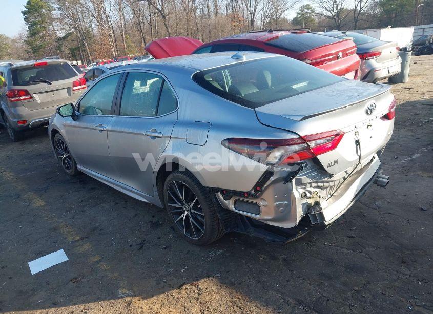 Photo 3 of 2022 Toyota Camry SE (VIN 4T1G11AK4NU623750)