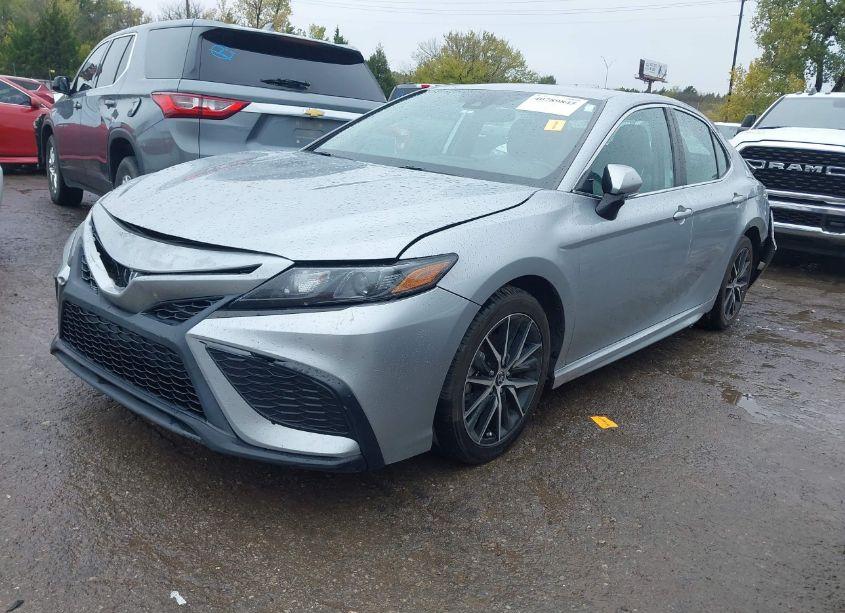 Photo 2 of 2022 Toyota Camry SE (VIN 4T1G11AK4NU661558)