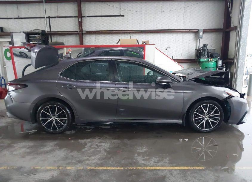 Photo 13 of 2022 Toyota Camry SE (VIN 4T1G11AK4NU667568)