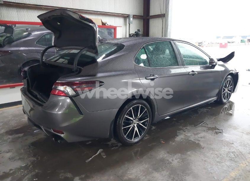 Photo 4 of 2022 Toyota Camry SE (VIN 4T1G11AK4NU667568)