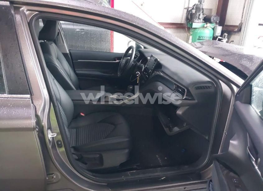 Photo 5 of 2022 Toyota Camry SE (VIN 4T1G11AK4NU667568)