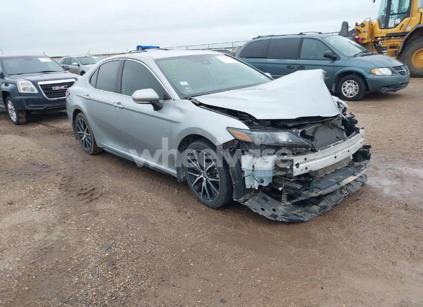 2022 Toyota Camry SE (VIN 4T1G11AK4NU690560) main photo