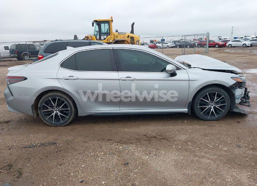 Photo 14 of 2022 Toyota Camry SE (VIN 4T1G11AK4NU690560)