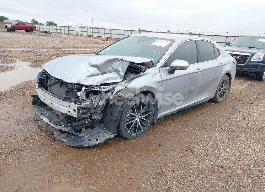 Photo 2 of 2022 Toyota Camry SE (VIN 4T1G11AK4NU690560)