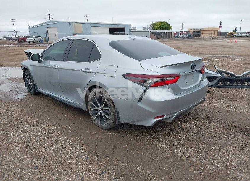 Photo 3 of 2022 Toyota Camry SE (VIN 4T1G11AK4NU690560)