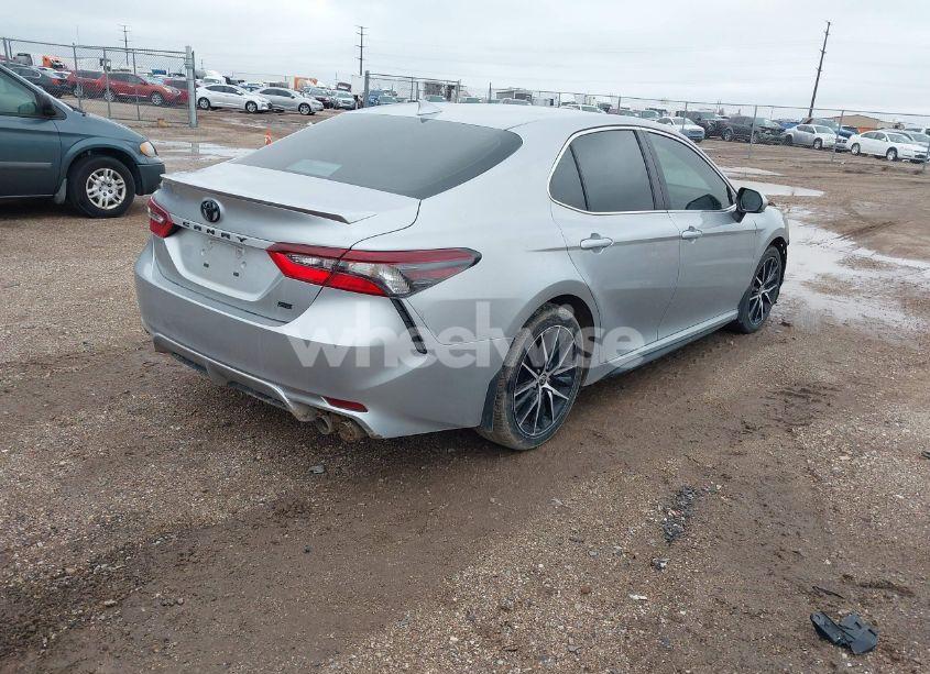 Photo 4 of 2022 Toyota Camry SE (VIN 4T1G11AK4NU690560)