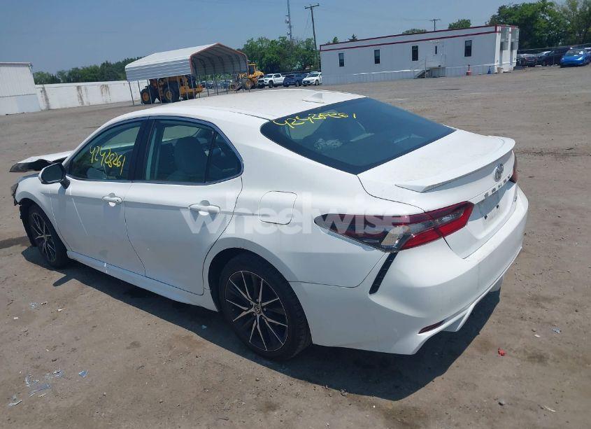 Photo 3 of 2022 Toyota Camry SE (VIN 4T1G11AK4NU712461)