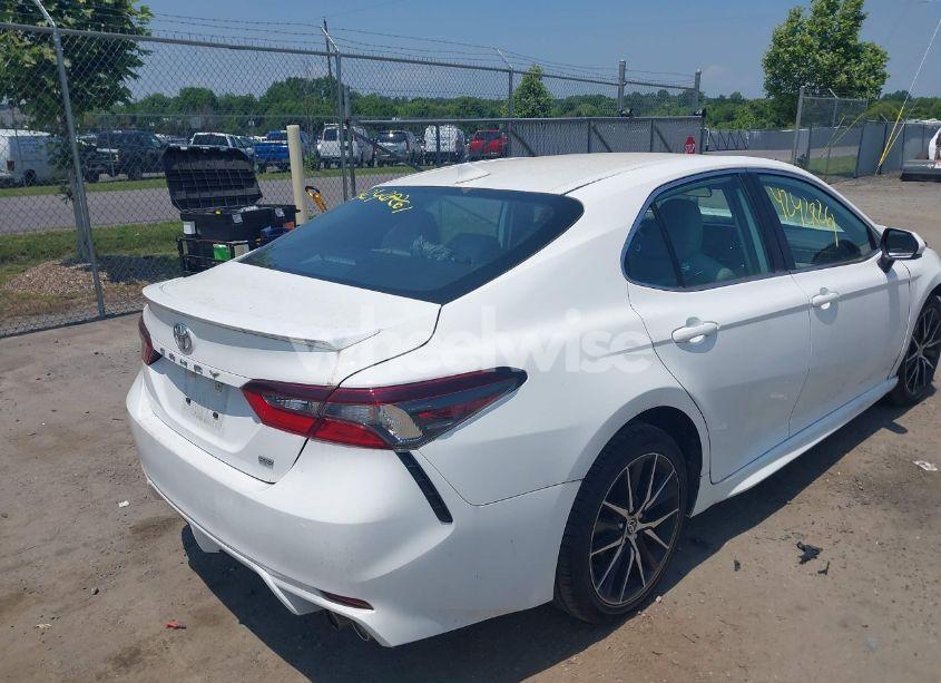 Photo 4 of 2022 Toyota Camry SE (VIN 4T1G11AK4NU712461)