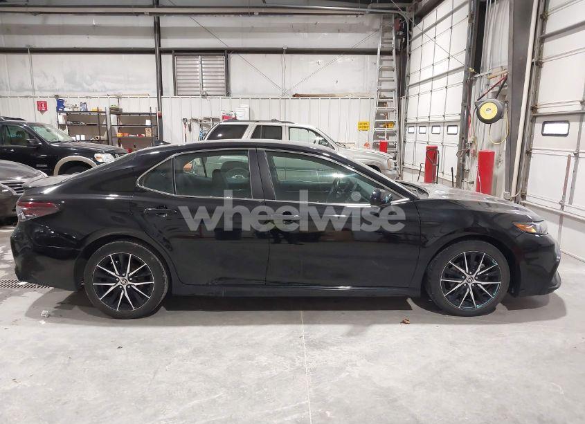 Photo 13 of 2022 Toyota Camry SE (VIN 4T1G11AK4NU713626)