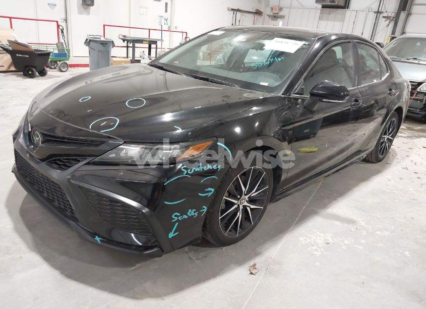 Photo 2 of 2022 Toyota Camry SE (VIN 4T1G11AK4NU713626)