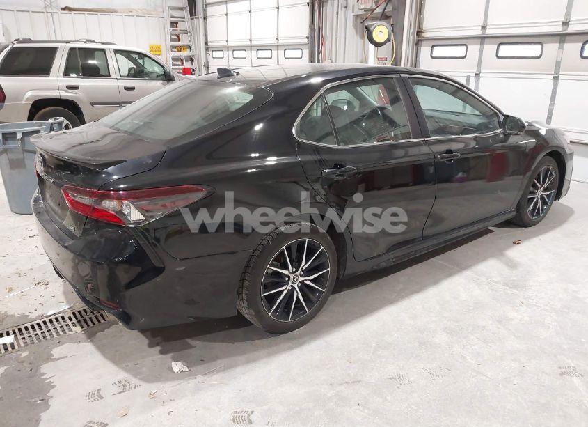 Photo 4 of 2022 Toyota Camry SE (VIN 4T1G11AK4NU713626)