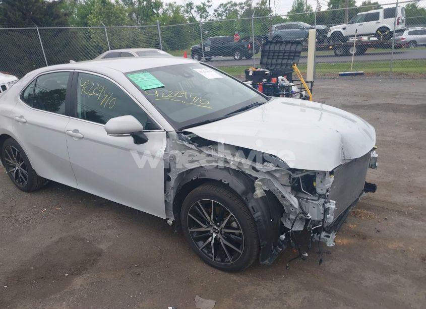 2023 Toyota Camry SE (VIN 4T1G11AK4PU095601) main photo