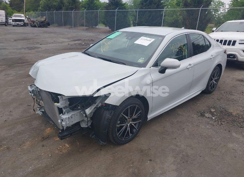 Photo 2 of 2023 Toyota Camry SE (VIN 4T1G11AK4PU095601)